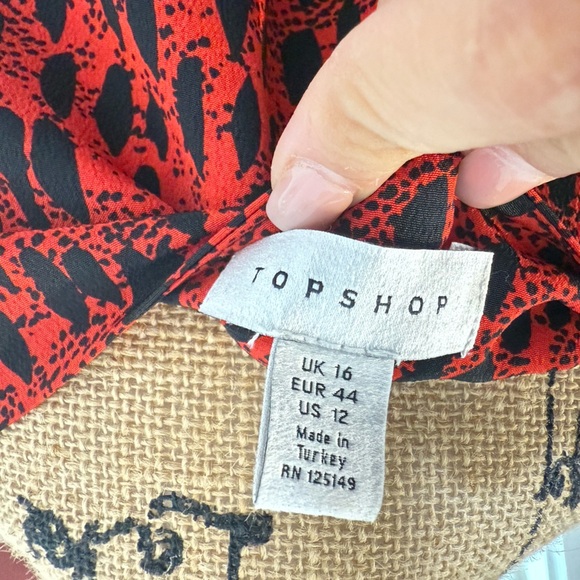 Unique top - Picture 3 of 5